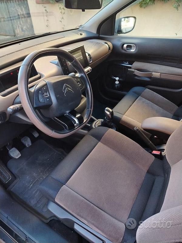 Usata Citroën C4 Cactus 99 CV (72 kW) 2017 Nero Utilitaria