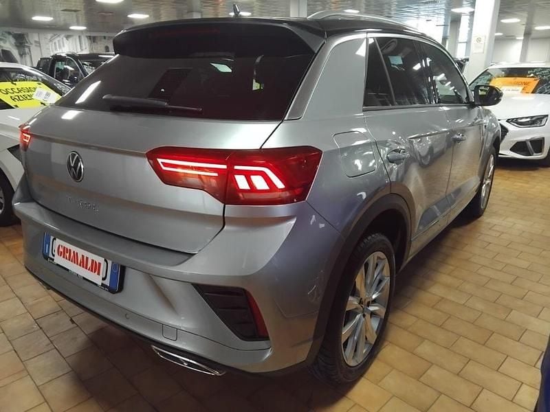 Usata VW T-Roc R-line 150 CV (110 kW) 2024 Pyrit silver/neo / metallizzato SUV