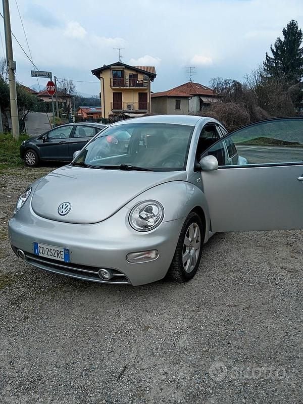 Usata VW New Beetle 2001 Grigio Utilitaria