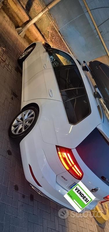 Usata VW Golf VII 150 CV (110 kW) 2018 Bianco Station wagon