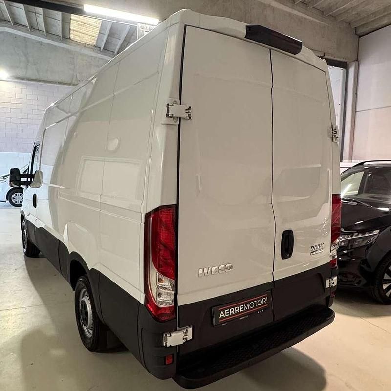 Usata Iveco Daily 155 CV (114 kW) 2018 Bianco Furgone