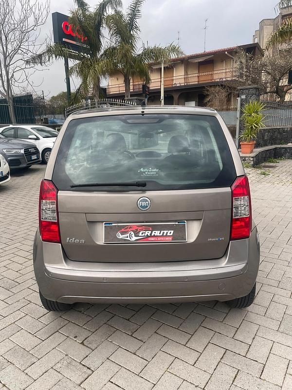 Usata Fiat Idea Emotion 90 CV (66 kW) 2010 Beige Monovolume