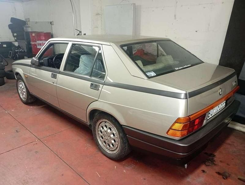 Usata Alfa Romeo 75 110 CV (80 kW) 1988 Berlina