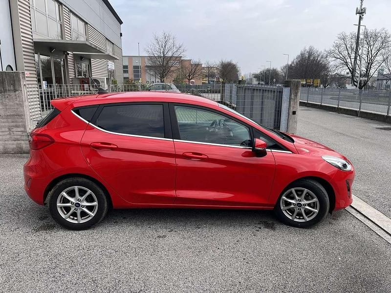 Usata Ford Fiesta Titanium 125 CV (91 kW) 2021 Red race Utilitaria