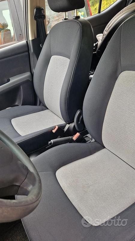 Usata Hyundai i10 Comfort 67 CV (49 kW) 2009 Grigio Utilitaria