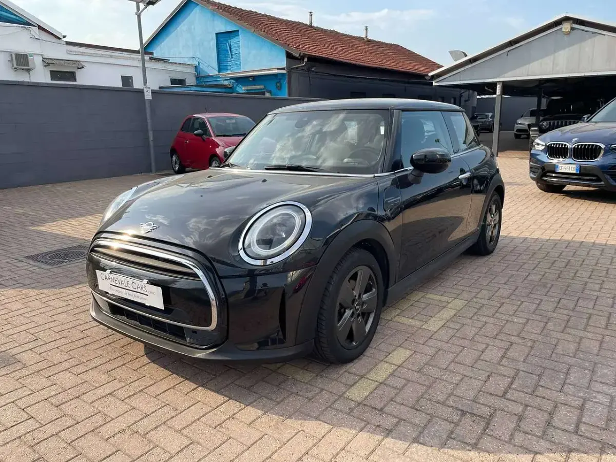 Usata Mini Cooper Essential 136 CV (100 kW) 2023 Nero Utilitaria