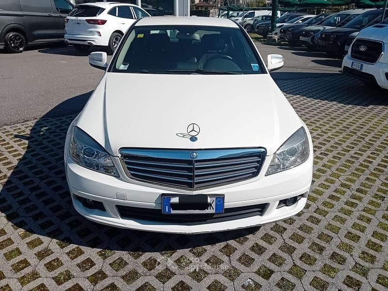 Usata Mercedes C220 170 CV (125 kW) 2007 Bianco Berlina