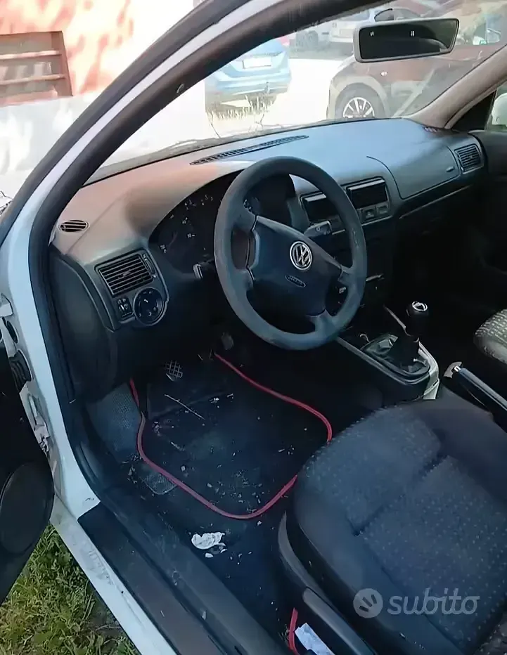 Usata VW Golf IV 90 CV (66 kW) 2000 Bianco Berlina