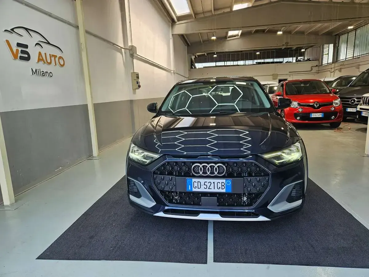 Usata Audi A1 Admired 110 CV (80 kW) 2021 Blu firmentato SUV