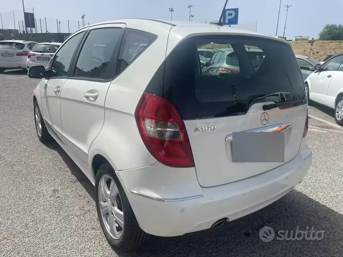 Usata Mercedes A160 95 CV (69 kW) 2012 Bianco Utilitaria