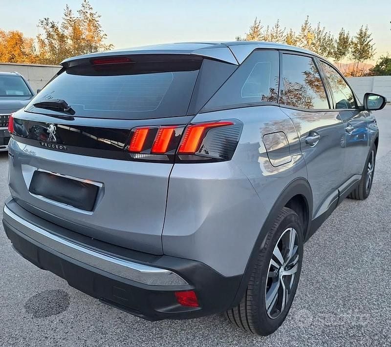 Usata Peugeot 3008 Allure 611 CV (449 kW) 2020 Grigio SUV