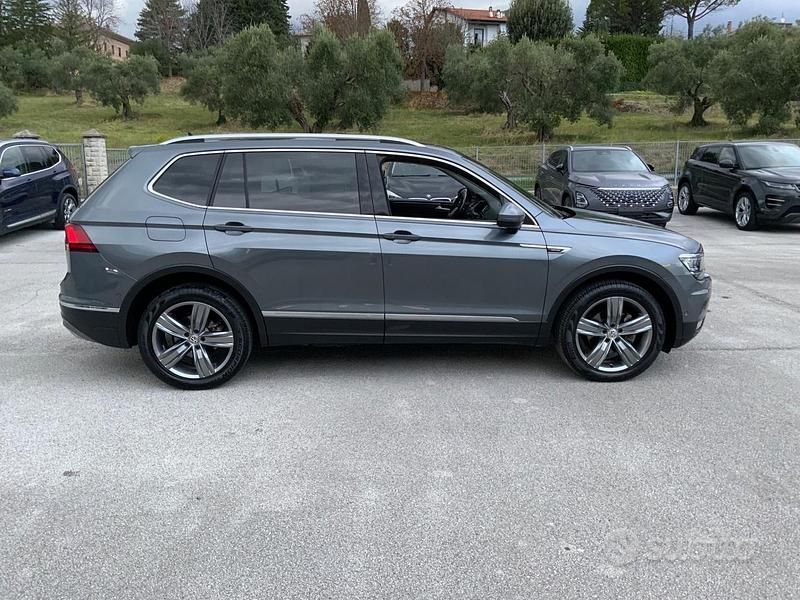 Usata VW Tiguan Allspace Advance 150 CV (110 kW) 2018 Grigio SUV