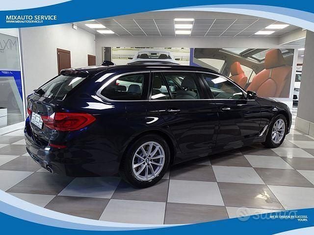 Usata BMW 520 163 CV (119 kW) 2018 Blu metallizzato Station wagon