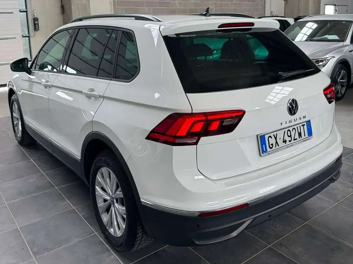 Usata VW Tiguan Life 150 CV (110 kW) 2022 Bianco SUV
