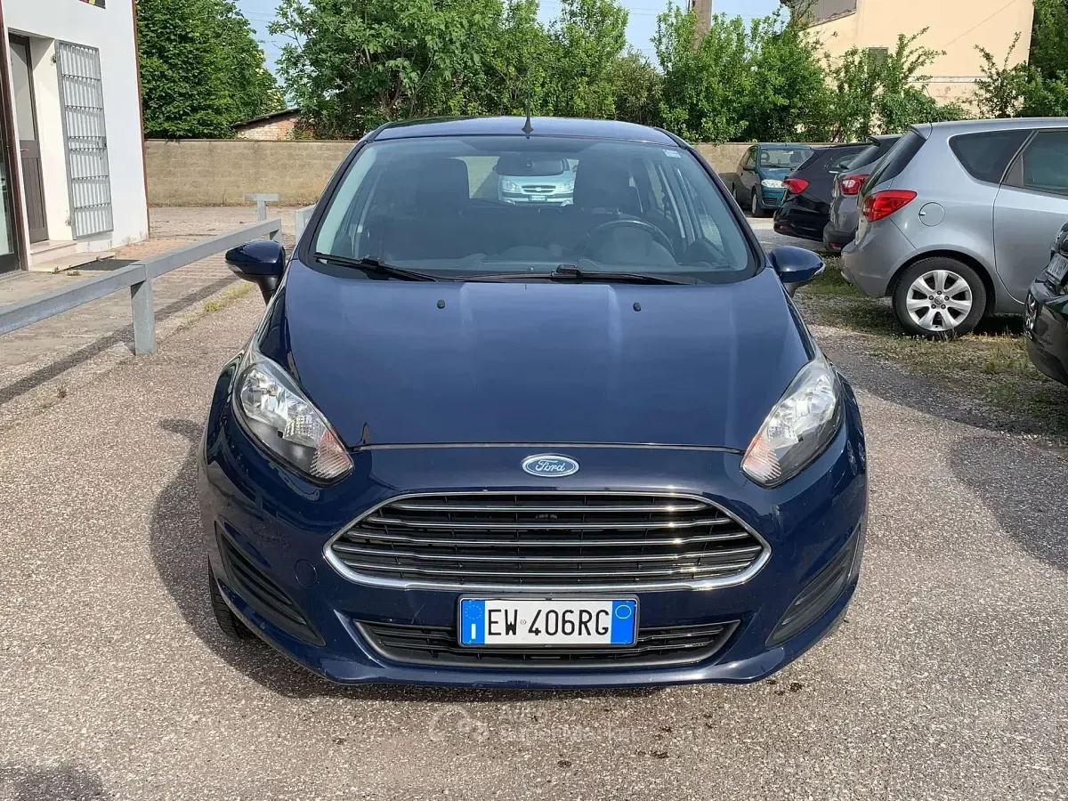 Begagnad Ford Fiesta Business Edition 80 HK (58 kW) 2014 Blå Halvkombi
