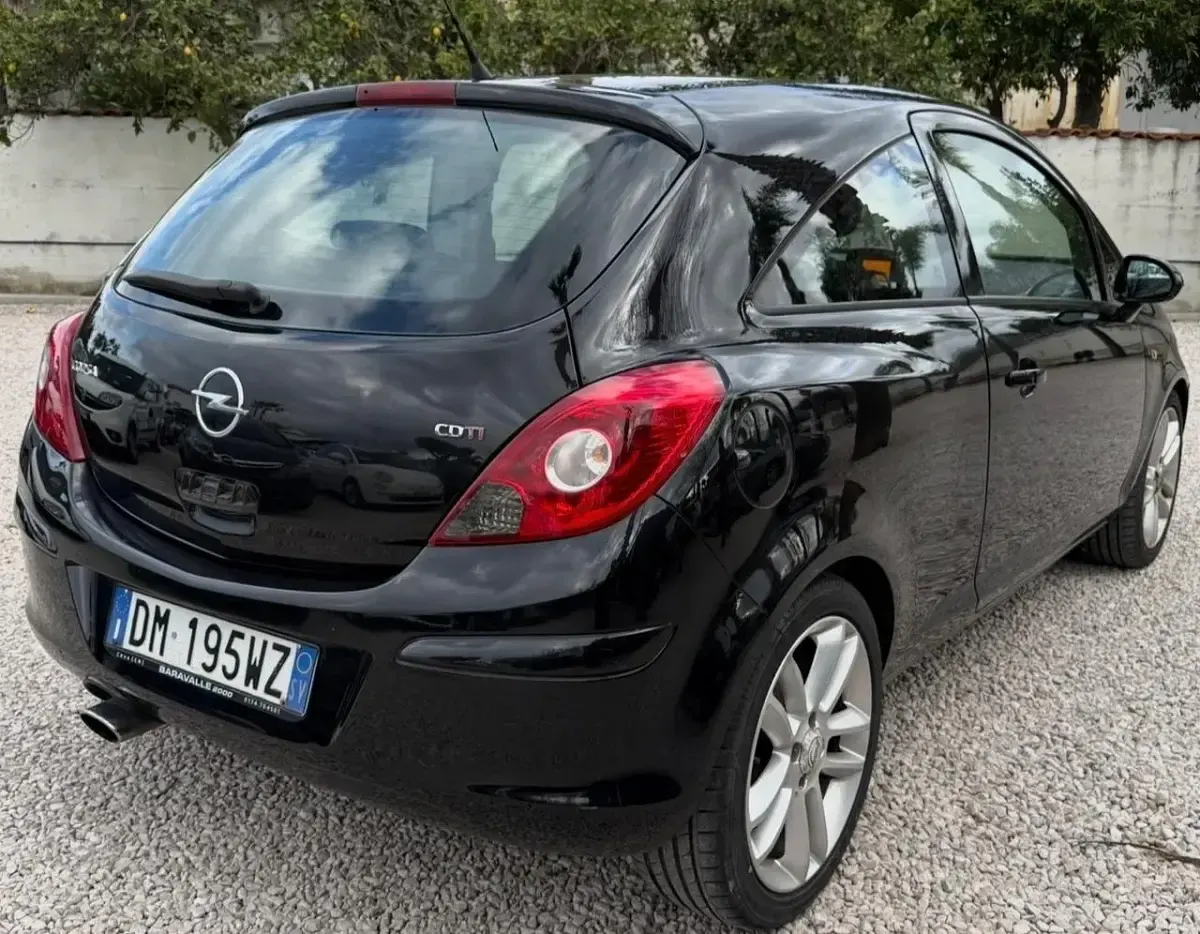 Usata Opel Corsa Sport 90 CV (66 kW) 2008 Nero Utilitaria
