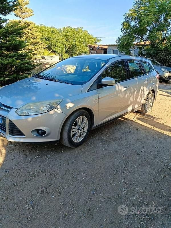 Grigio Usata 2012 Ford Focus Station wagon | 4000 € (Super prezzo) - Immagine 1/4