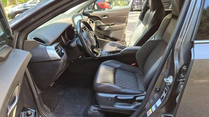 Usata Toyota C-HR Lounge 98 CV (72 kW) 2017 SUV