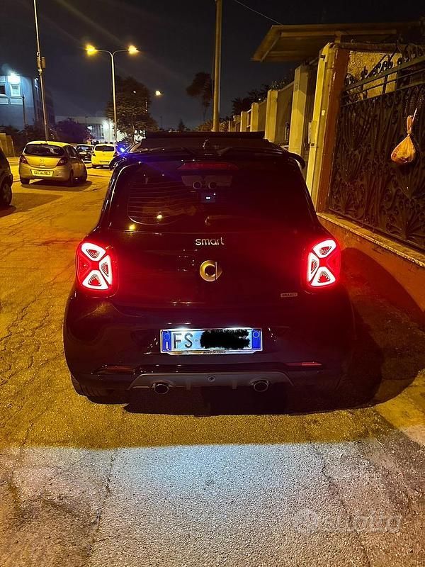 Nero Usata 2018 Smart ForFour Due volumi | 8000 € (Buon prezzo) - Immagine 1/4