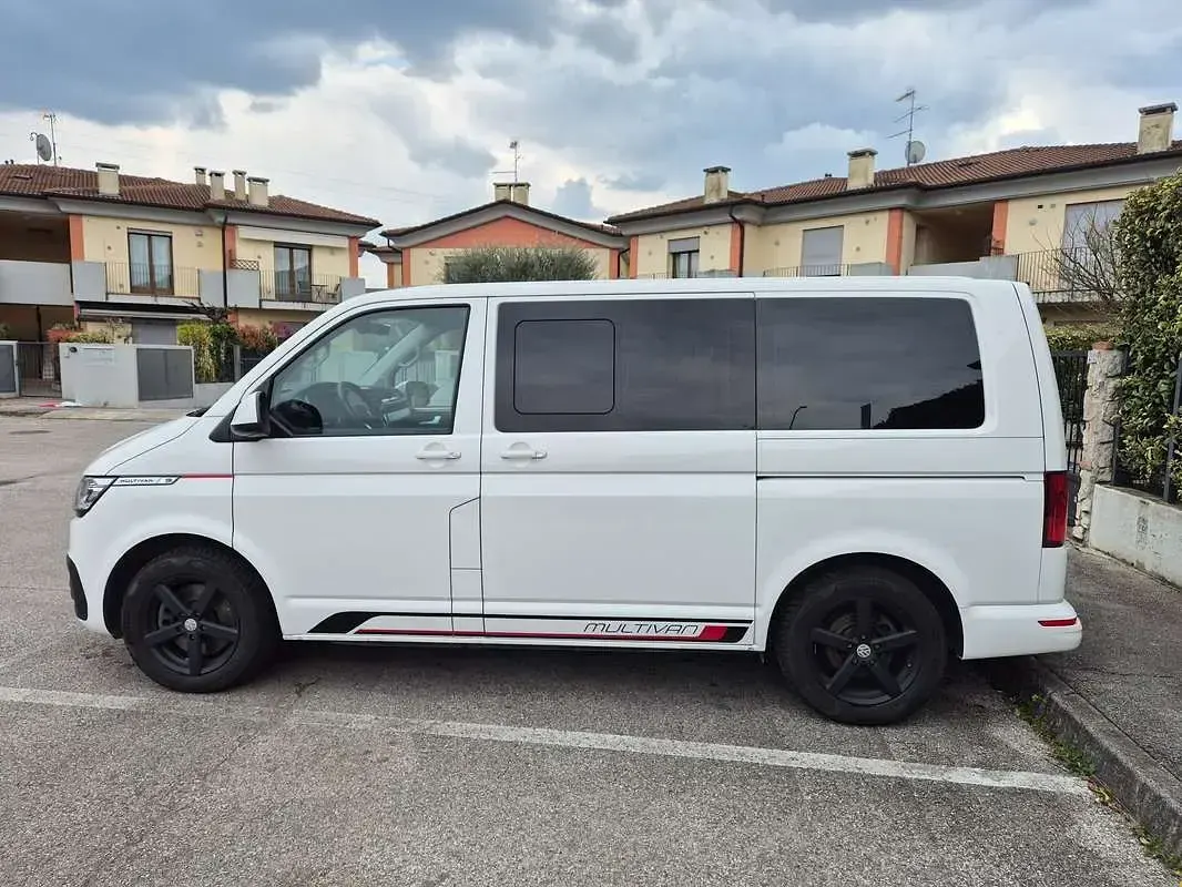 Usata VW Multivan 150 CV (110 kW) 2021 Bianco Monovolume
