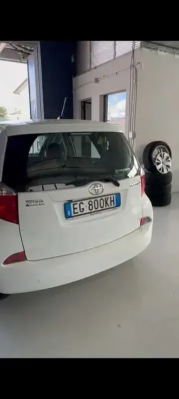 Usata Toyota Verso-S Active 99 CV (72 kW) 2011 Monovolume