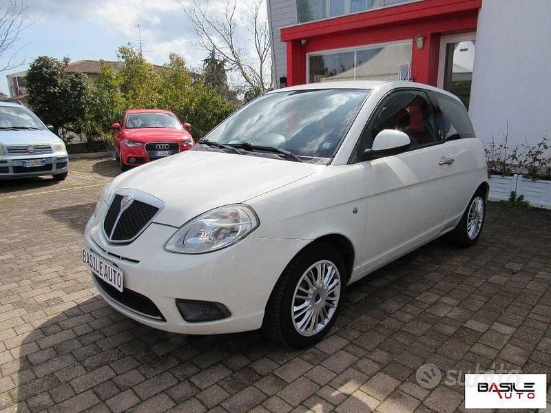Usata Lancia Ypsilon 77 CV (56 kW) 2010 Bianco Utilitaria