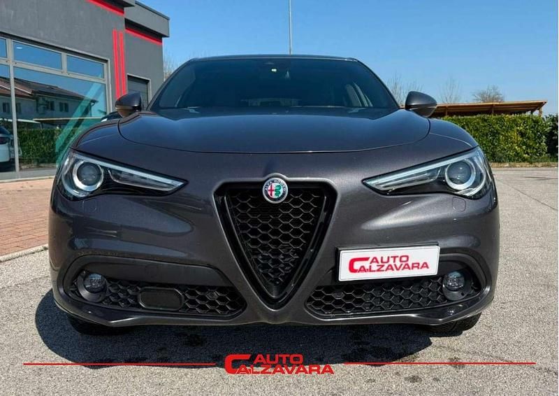 Usata Alfa Romeo Stelvio Veloce 209 CV (153 kW) 2021 Grigio vesuvio SUV