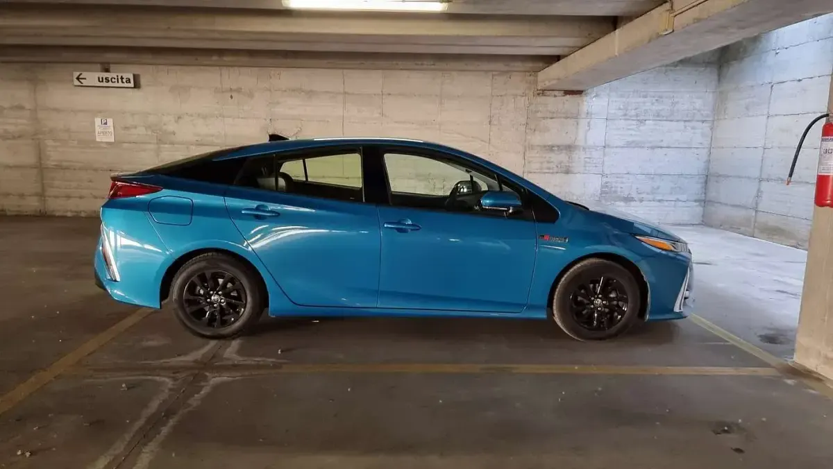 Begagnad Toyota Prius 98 HK (72 kW) 2017 Blå Sedan