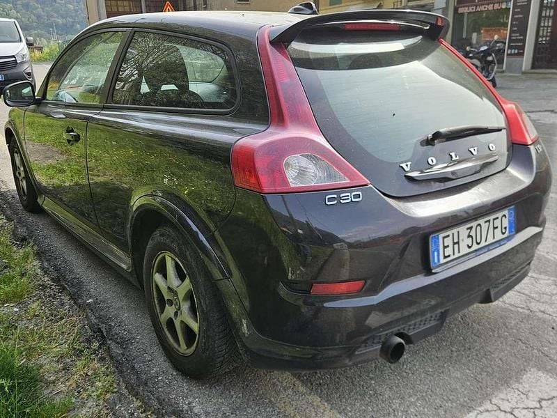 Usata Volvo C30 114 CV (83 kW) 2012 Nero Utilitaria