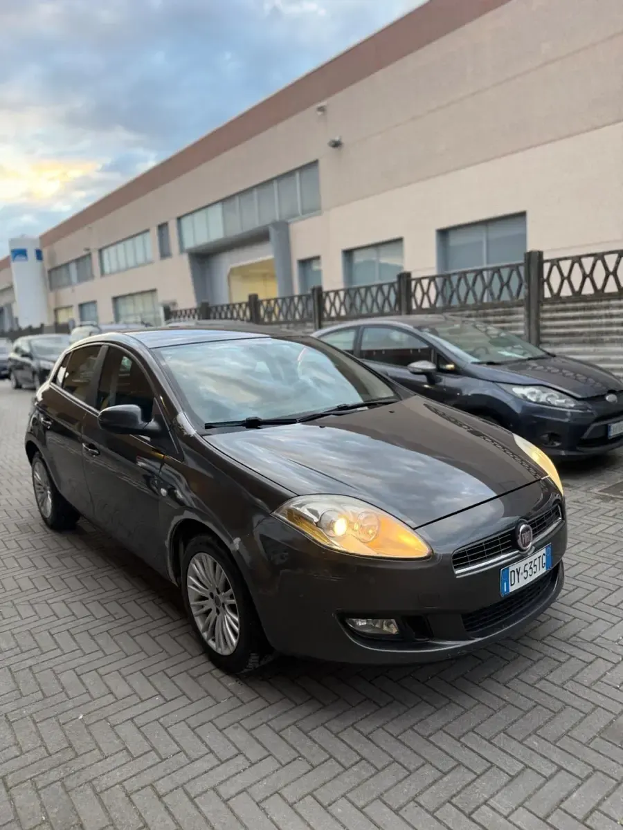 Usata Fiat Bravo Dynamic 89 CV (65 kW) 2009 Marrone Utilitaria