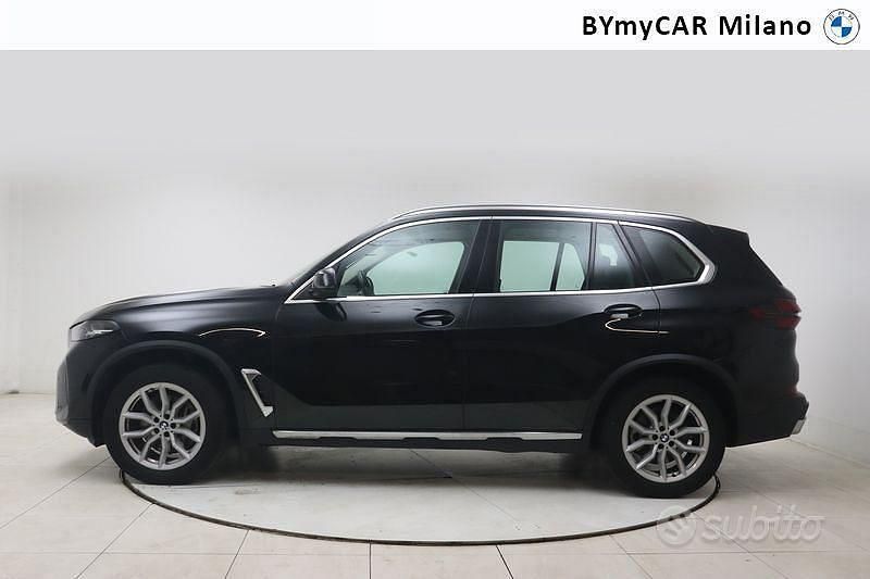 Begagnad BMW X5 Efficient Dynamics 297 HK (218 kW) 2023 Svart SUV