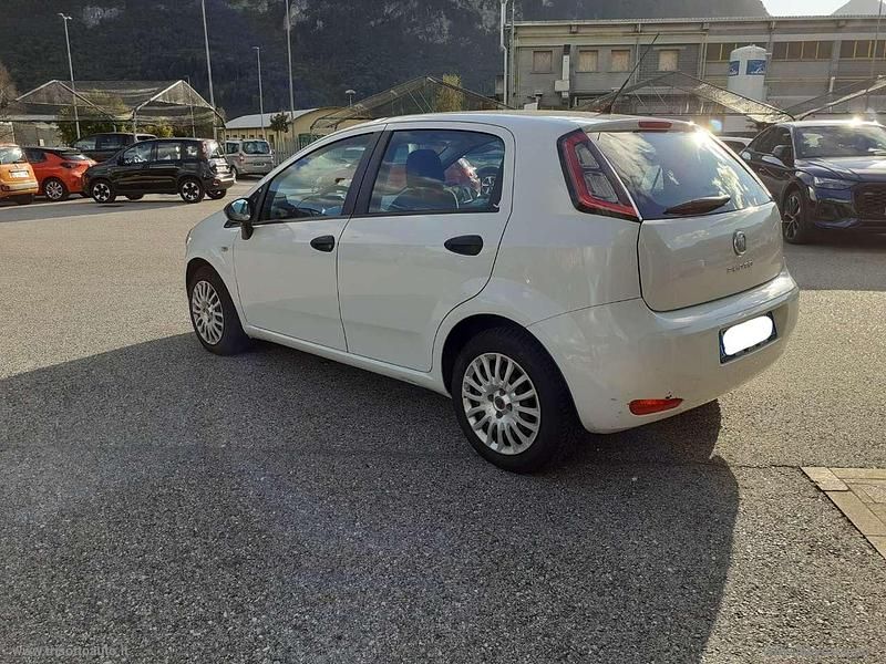 Usata Fiat Punto Pop 75 CV (55 kW) 2014 Bianco Utilitaria