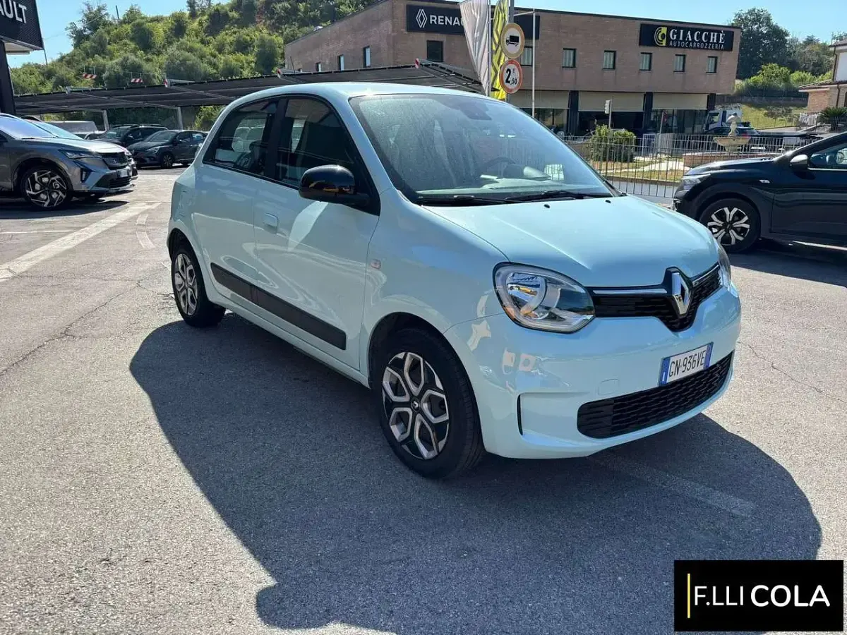 Usata Renault Twingo Equilibre 60 kW (82 CV) 2023 Blu/azzurro Utilitaria
