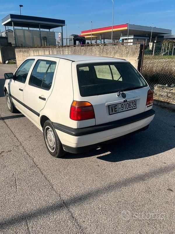 Usata VW Golf III 90 CV (66 kW) 1992 Bianco Utilitaria