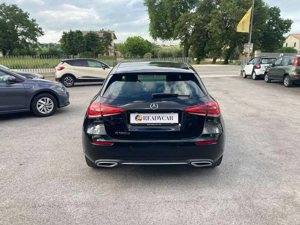 Usata Mercedes A180 116 CV (85 kW) 2020 Nero Berlina