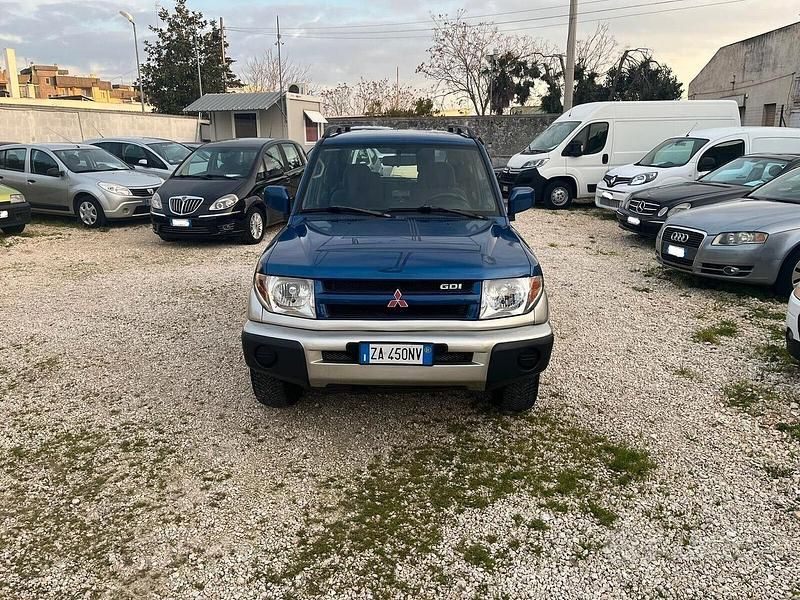 Usata Mitsubishi Pajero 129 CV (94 kW) 2001 Grigio SUV