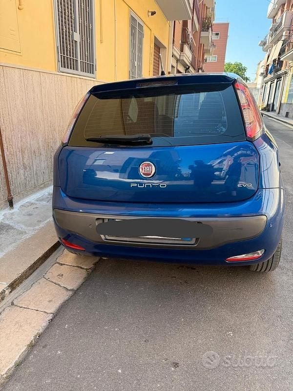 Usata Fiat Punto Evo 90 CV (66 kW) 2011 Blu Utilitaria