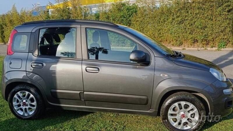 Grigio Usata 2019 Fiat Panda Lounge Due volumi | 8850 € (Buon prezzo) - Immagine 1/1
