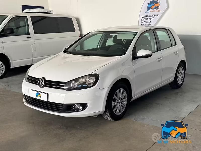 Usata VW Golf VI Comfortline 102 CV (75 kW) 2010 Bianco Utilitaria