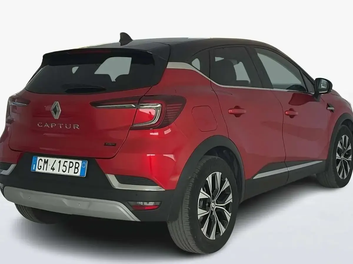 Usata Renault Captur Techno 94 CV (69 kW) 2023 Rosso SUV