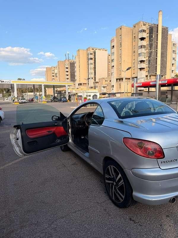 Usata Peugeot 206 CC 109 CV (80 kW) 2004 Argento Cabrio