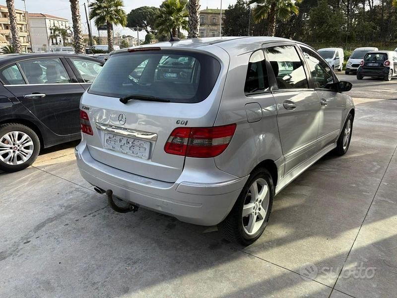 Usata Mercedes B200 Chrome 140 CV (102 kW) 2006 Azzurro Monovolume
