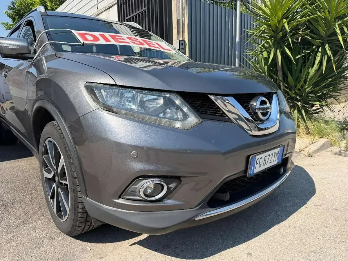 Usata Nissan X-Trail Tekna 131 CV (96 kW) 2017 Grigio chiaro SUV