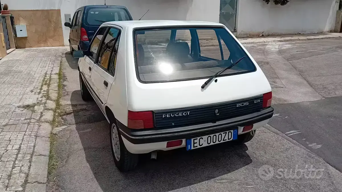 Usata Peugeot 205 54 CV (39 kW) 1992 Bianco Berlina