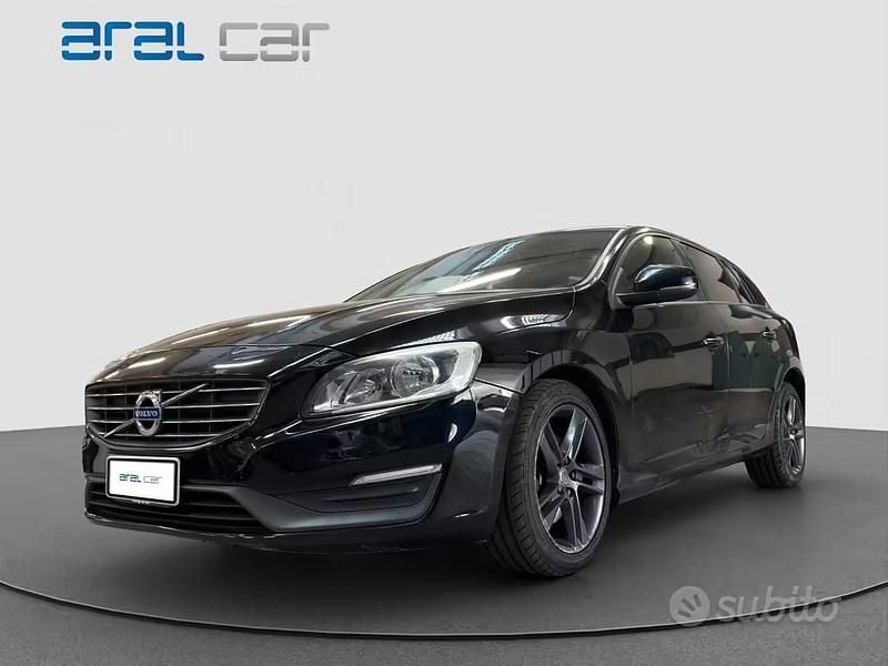 Usata Volvo V60 Kinetic 120 CV (88 kW) 2014 Nero Station wagon