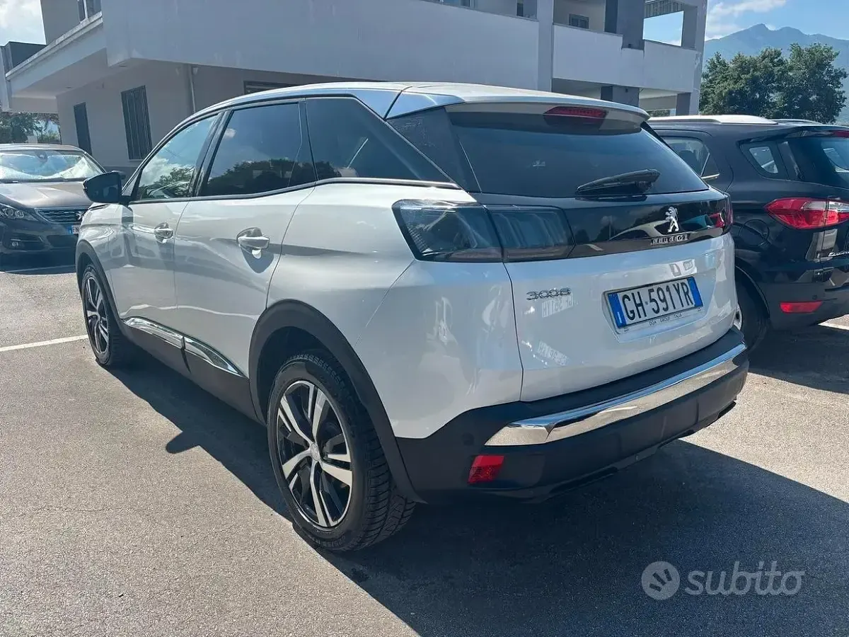 Usata Peugeot 3008 Allure 131 CV (96 kW) 2022 Bianco SUV
