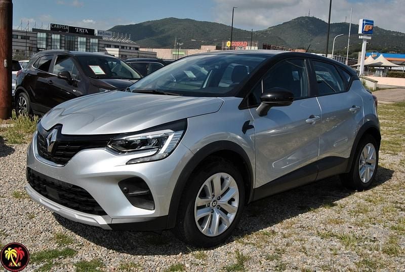 Usata Renault Captur Zen 91 CV (66 kW) 2022 Grigio SUV