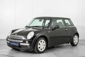 Begagnad Mini ONE 90 HK (66 kW) 2003 Svart Halvkombi