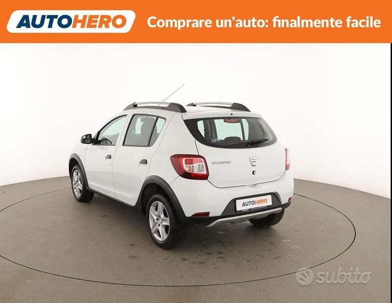 Gebraucht Dacia Sandero Prestige 90 PS (66 kW) 2015 Weiß Limousine