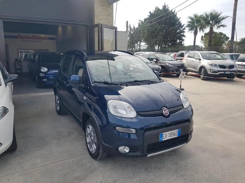 Usata Fiat Panda 4x4 S 74 CV (54 kW) 2014 Blu Utilitaria